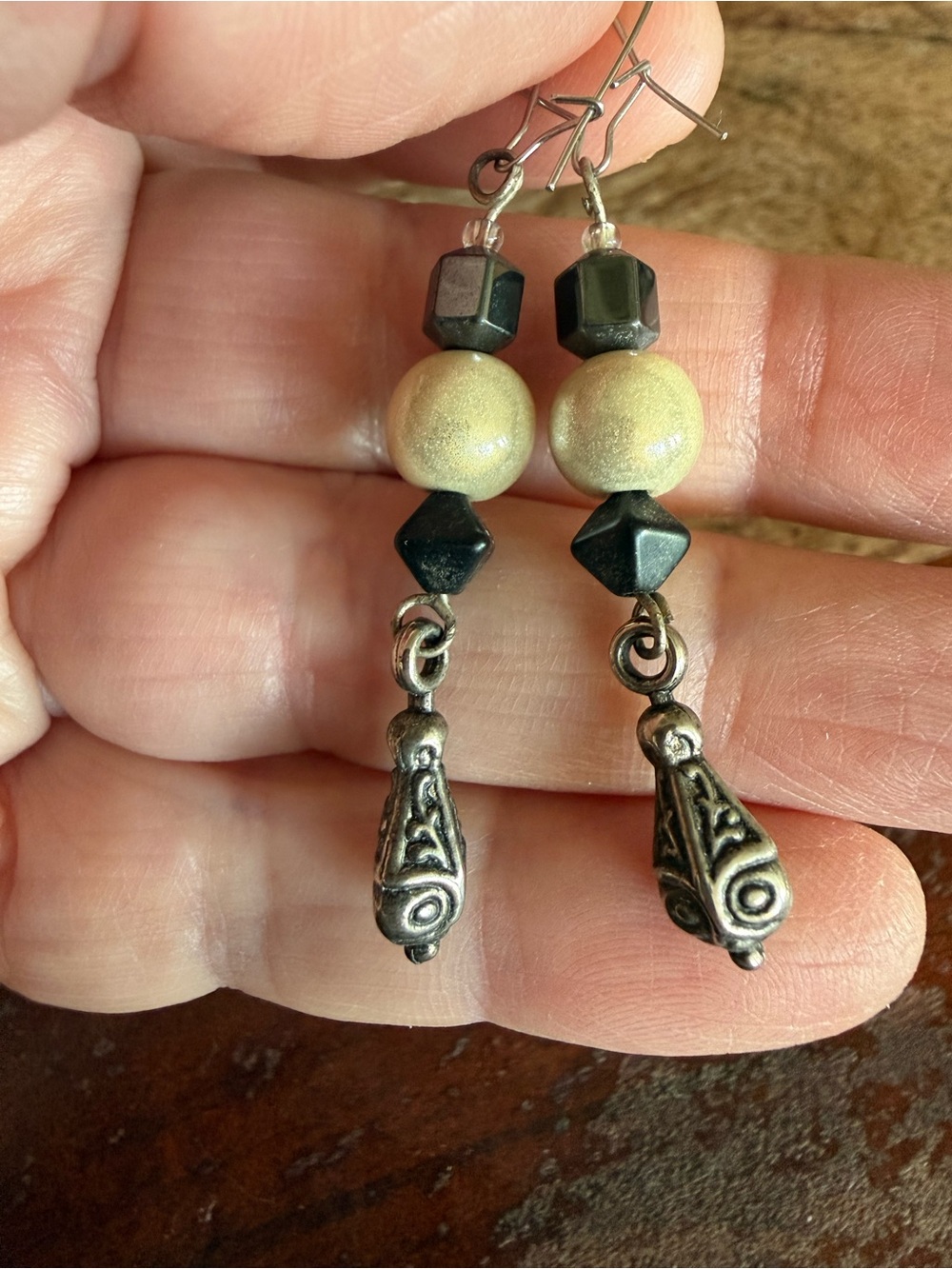 Vintage Women’s Handmade Bead Drop Earrings from Witch’s Estate Sale Cute!